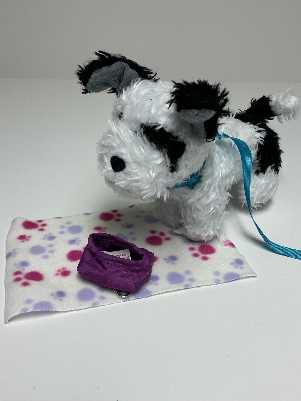 American Girl Doll Melody's Dog Bo Black/White Blue Leash Blanket Portable Bowl